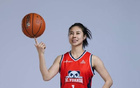 王思雨复出后，率领四川女篮豪取6连胜！王思雨目前是球员兼教练