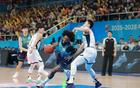 爆冷！广东男篮完败，杜锋无奈代价太大：3人罚下，徐杰受伤离场